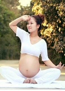 孕晚期如何运动 哪些孕期运动可以助产
